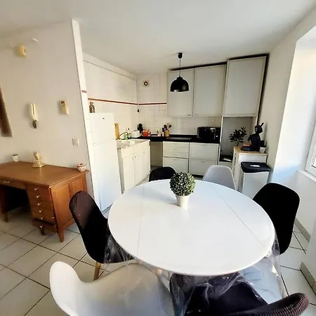 2 Centre Au Calme Apartamento